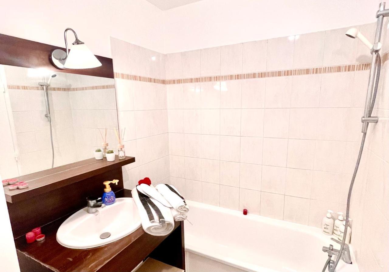 Апартаменты 5 Min From Disneyland Cozy Retreat Монтеврен Экстерьер фото