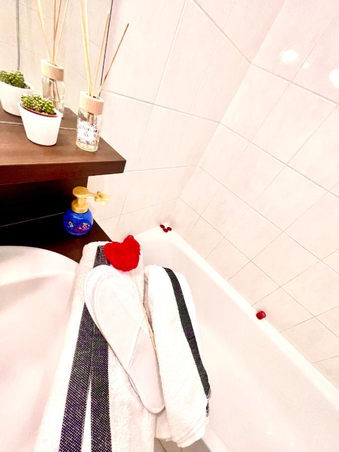 Апартаменты 5 Min From Disneyland Cozy Retreat Монтеврен Экстерьер фото
